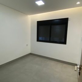 4D302AEF-264D-476F-8314-5ECA8C370B60